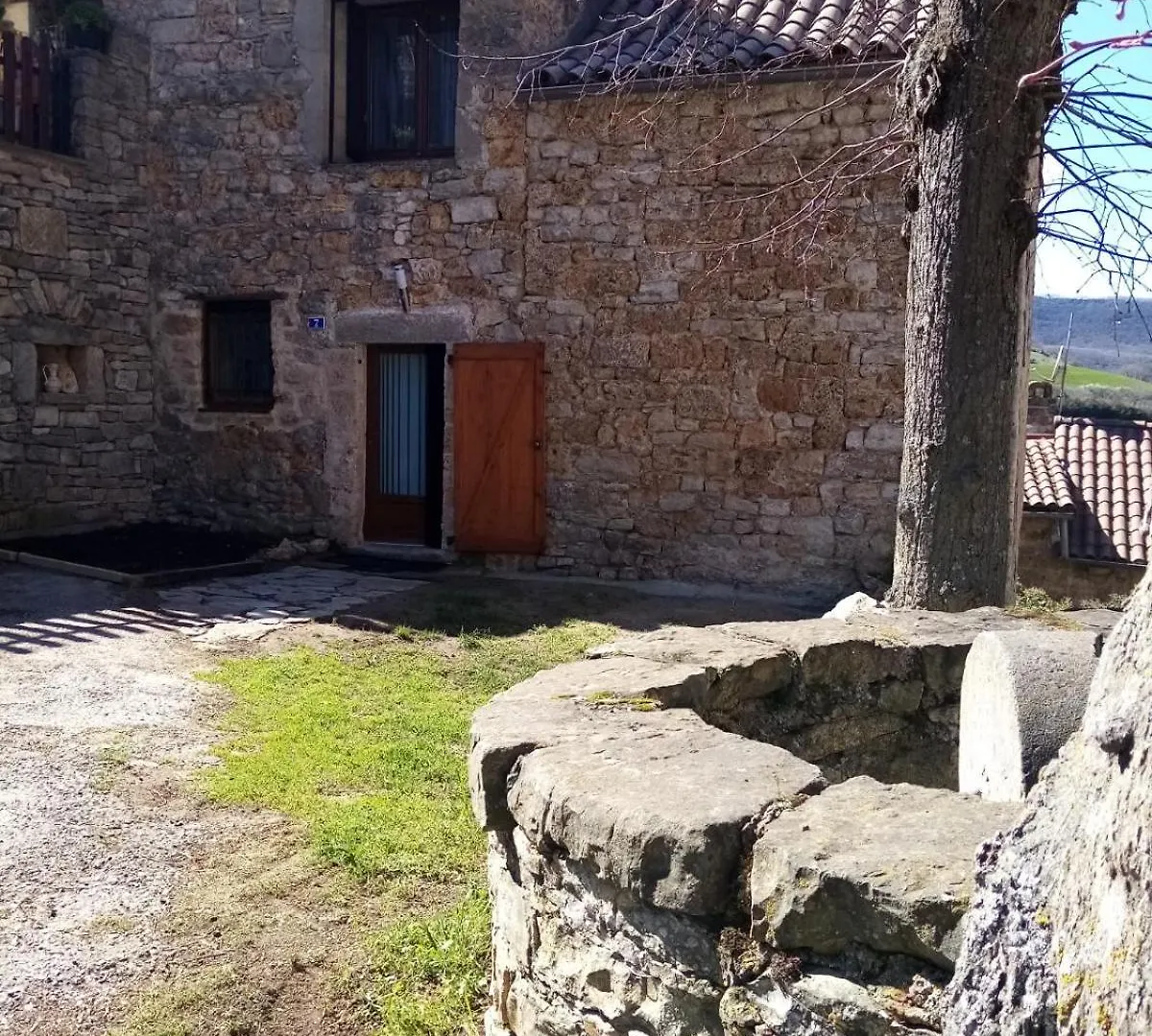 Gite Le Jaya Saint-Georges-de-Luzençon 0*,  Fransa